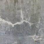 Por qué aparecen manchas en la pared después de pintar